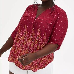 Torrid Harper 3/4 Sleeve Pullover Blouse Size 1X Floral Red Skull Print V-neck